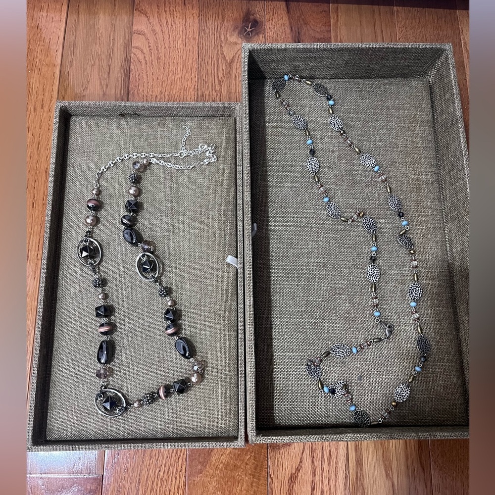 Necklace storage/display holders